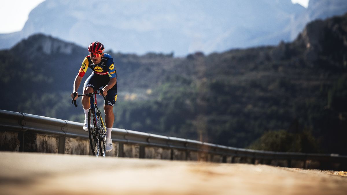 Lightweight mens bicycle sales
