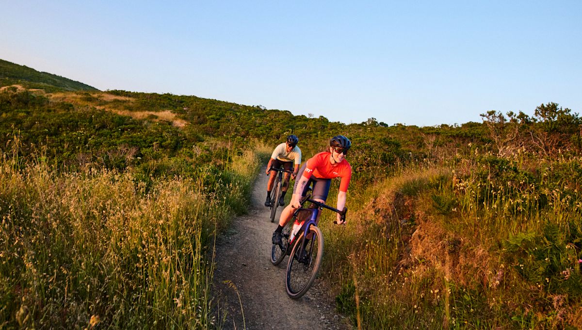 Suspension fork and dropper post compatible