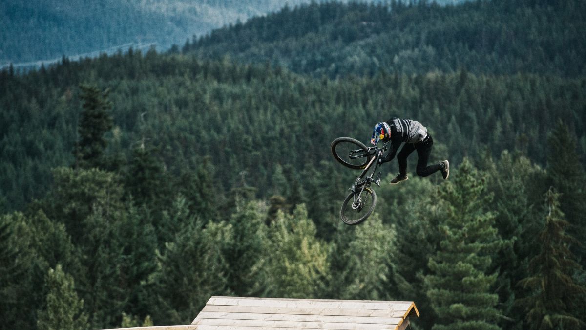 Trek bike dirt clearance jump