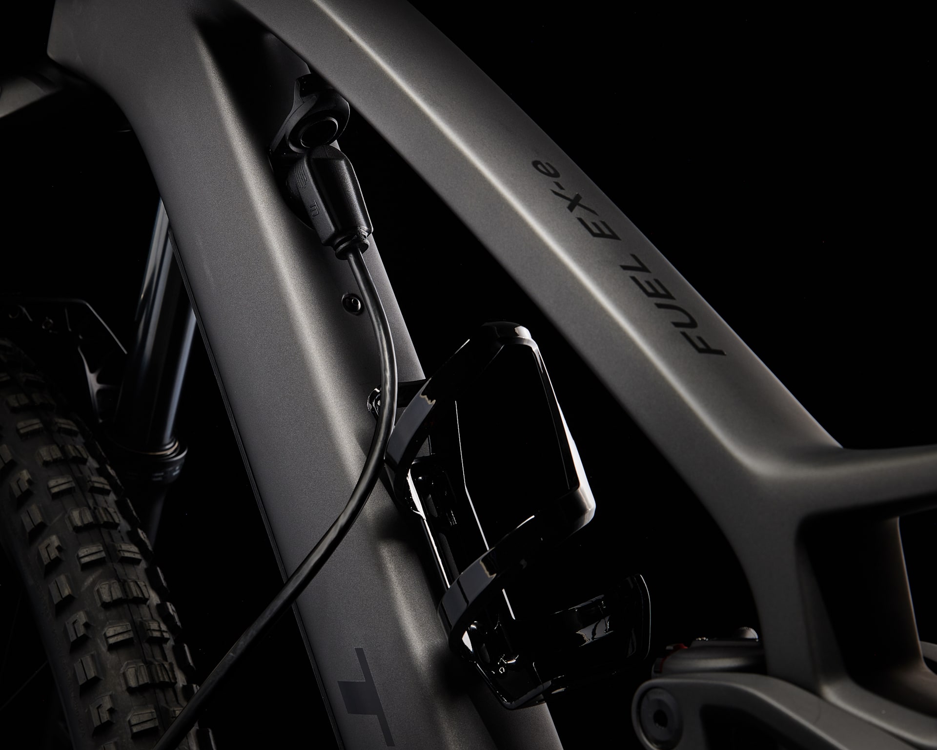 Trek Fuel EXe 9.5 alternate angle or component detail on white background