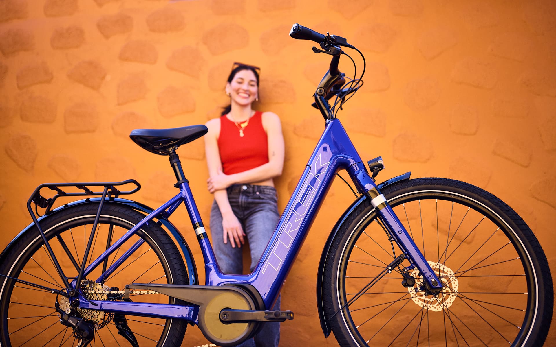 Trek Verve+ 1 LT Lowstep lifestyle shot