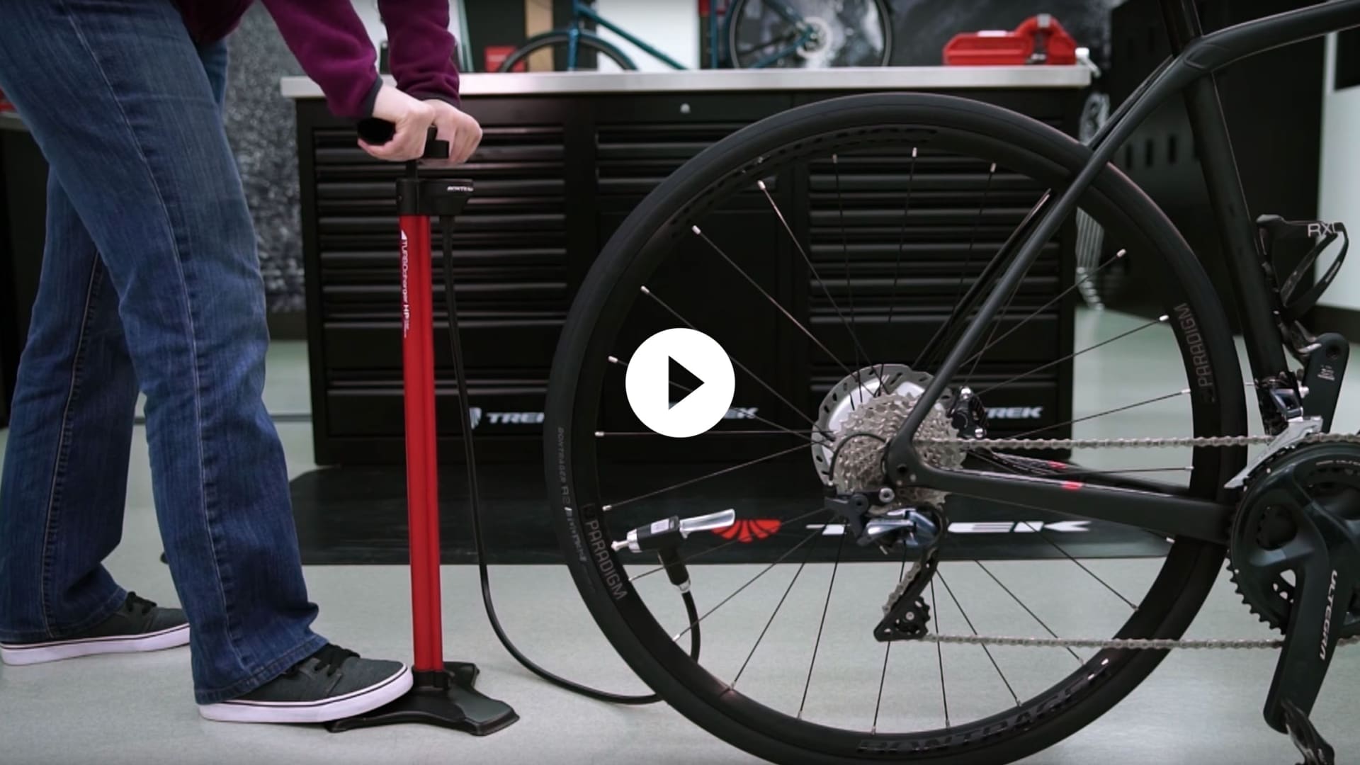 How to pump your bike tyres Trek Bikes GB