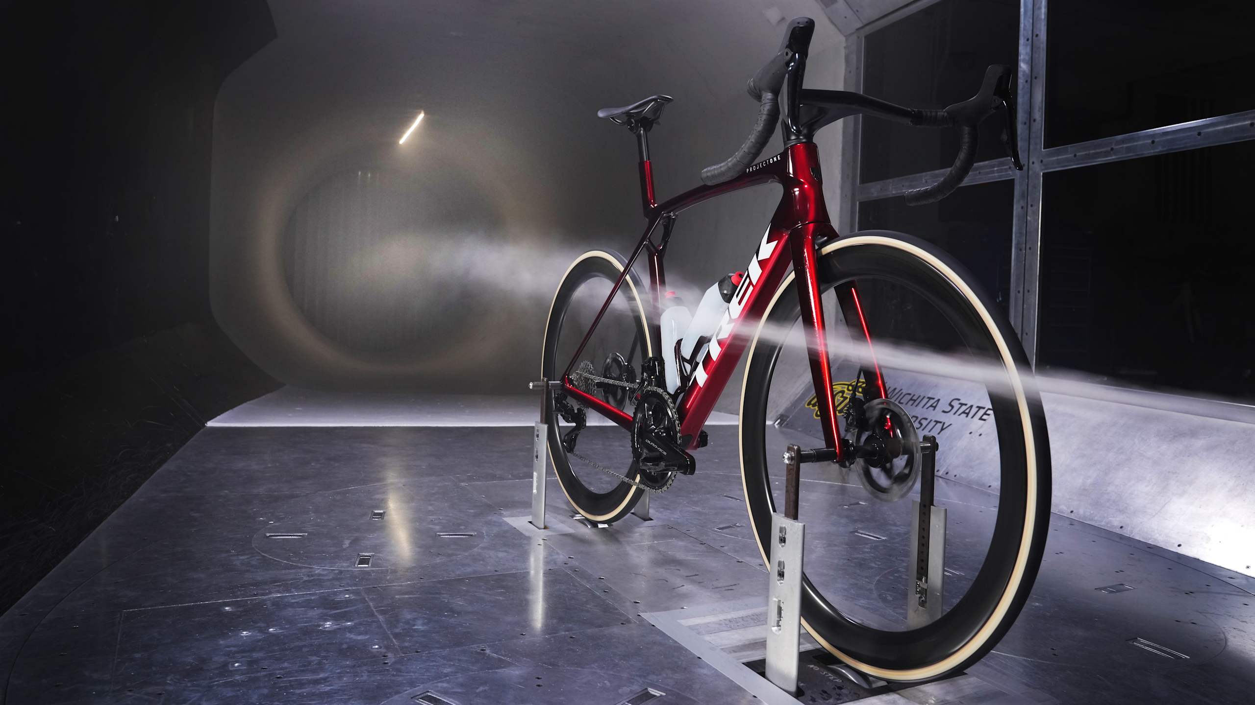 Trek Madoneロードバイク解説：高速かつ軽量 - Trek Bikes (JP)