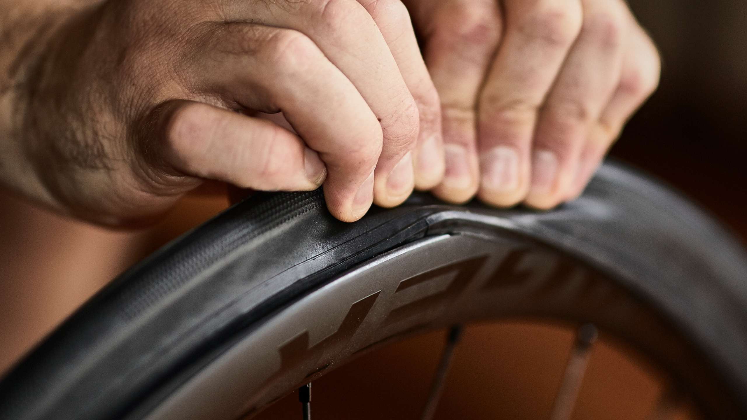 R3 ロードタイヤ - Trek Bikes (JP)