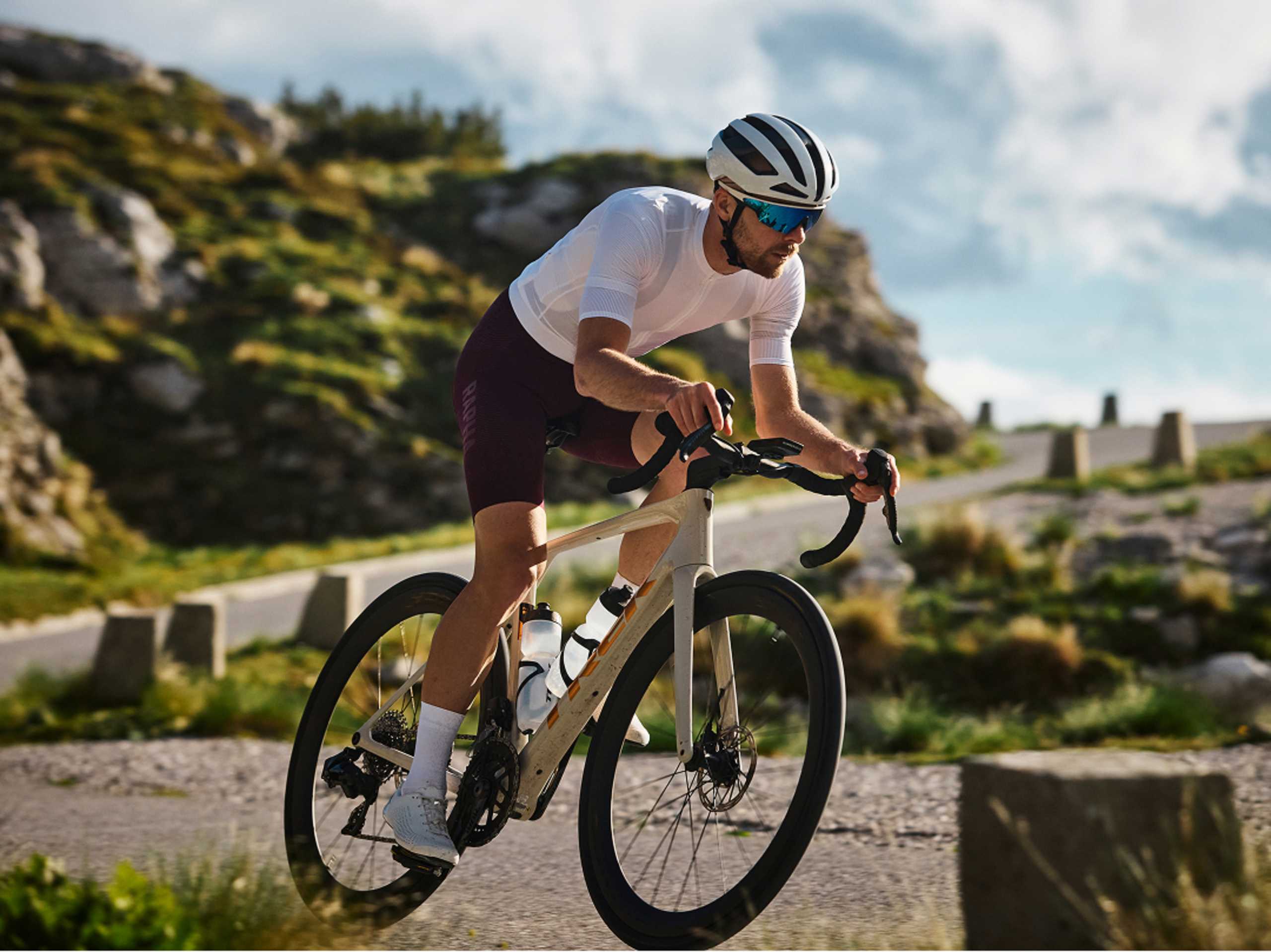 長距離ライドであなたにぴったりのDomaneを見つける - Trek Bikes (JP)