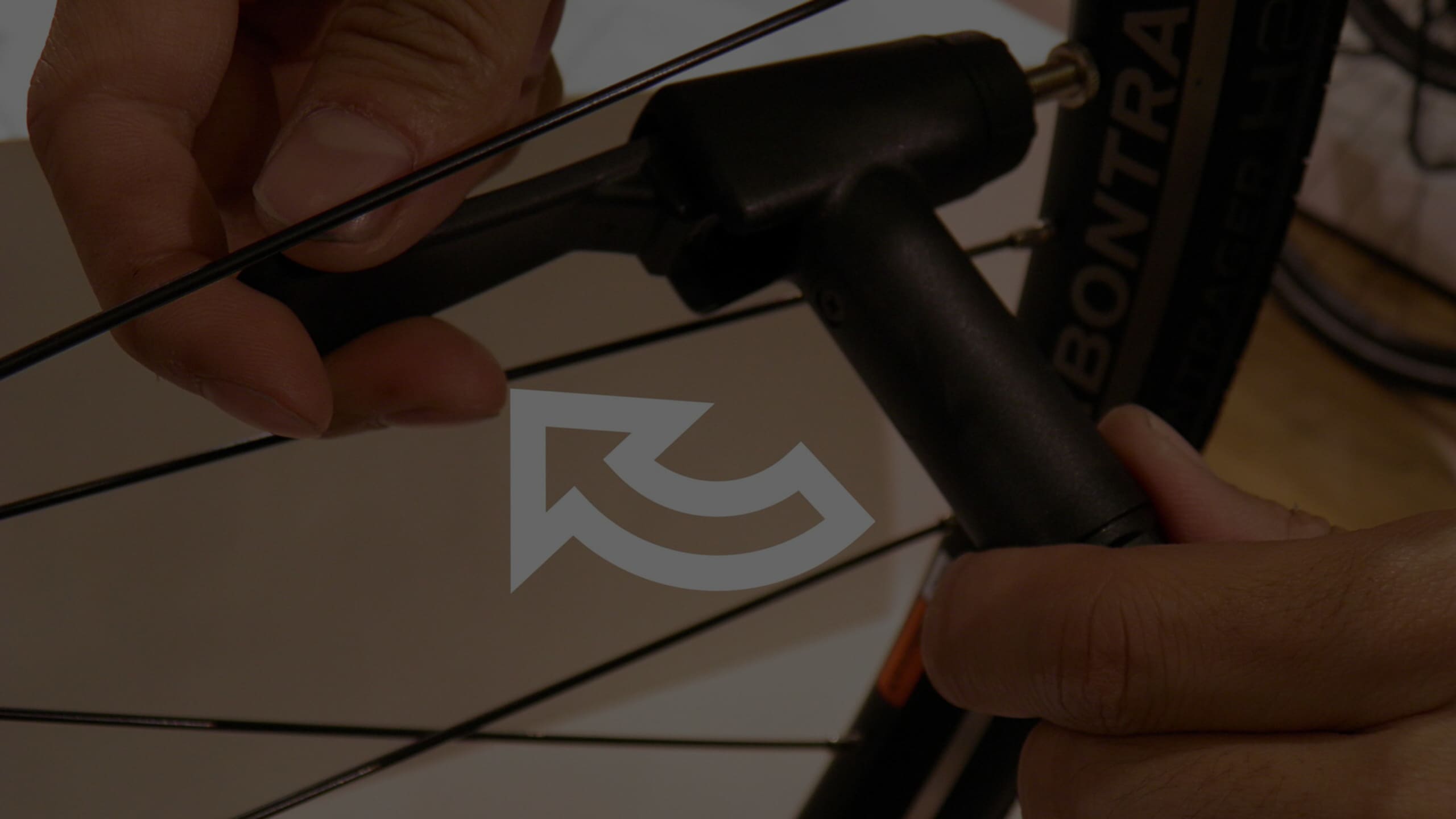 スポーツバイクの空気の入れ方 - Trek Bikes (JP)
