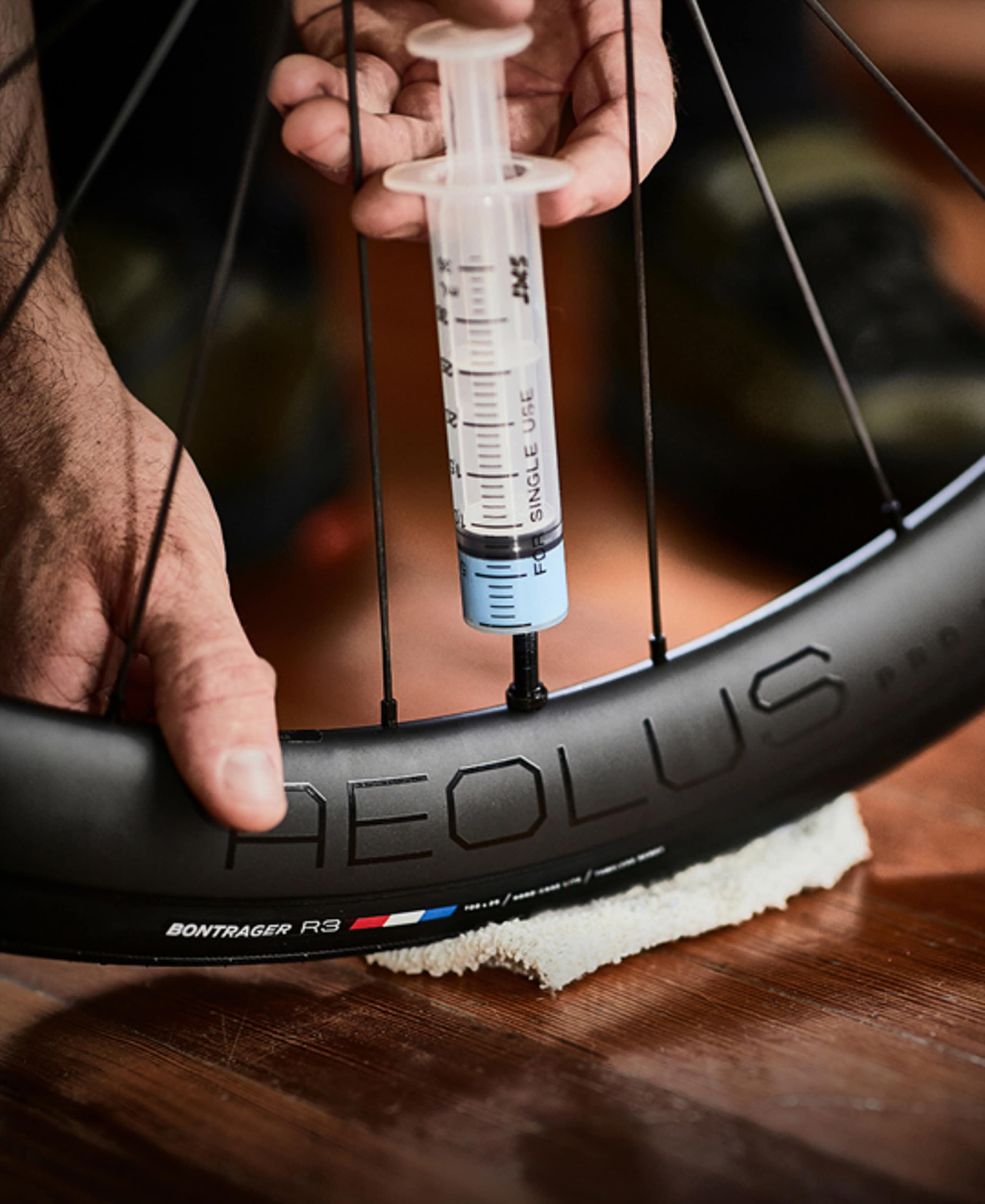 Bontrager R3 Hard-Case Lite TLR Road Tire - Electra Bikes