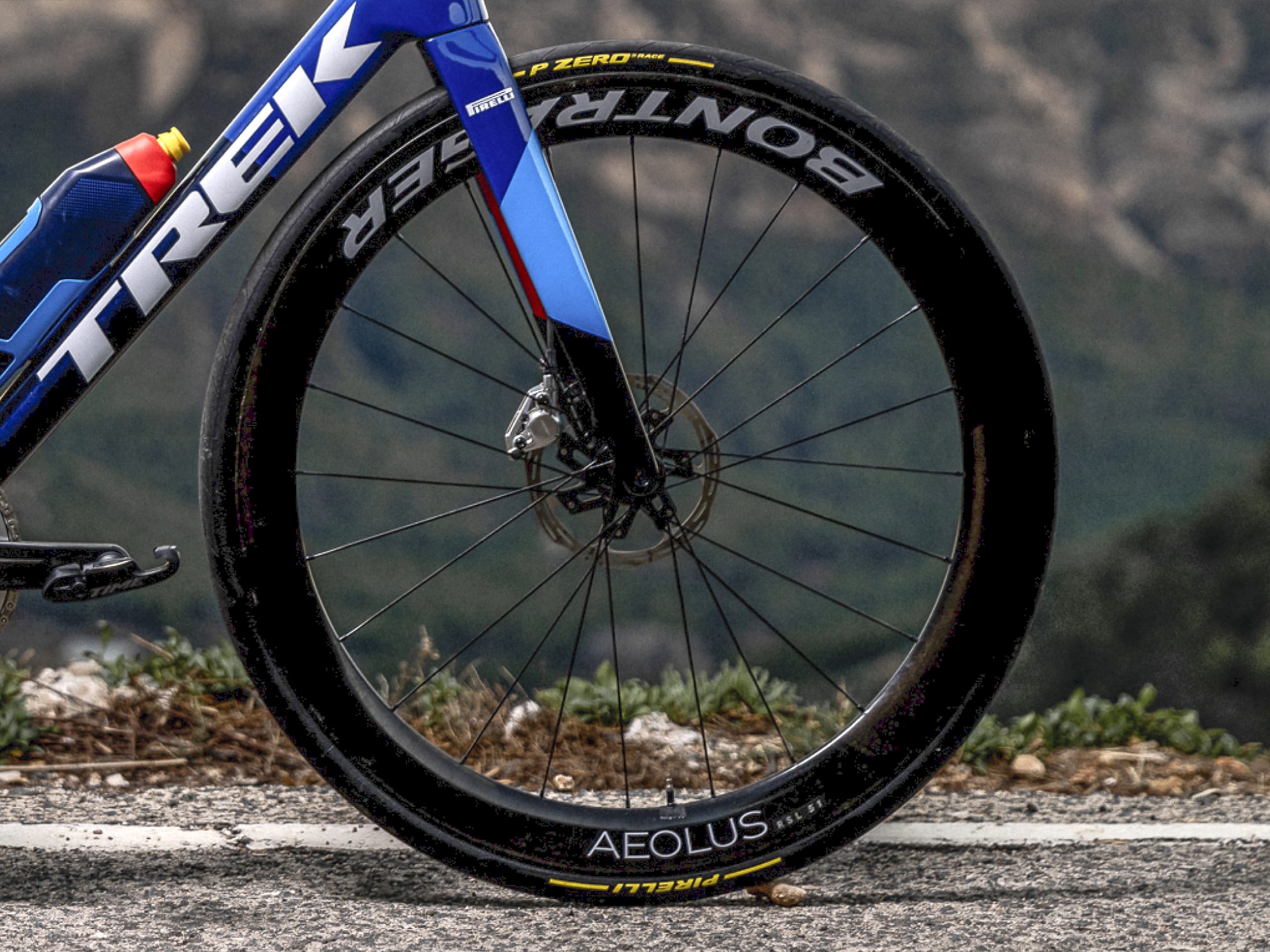 TrekのOCLVカーボンバイクテクノロジー - Trek Bikes (JP)