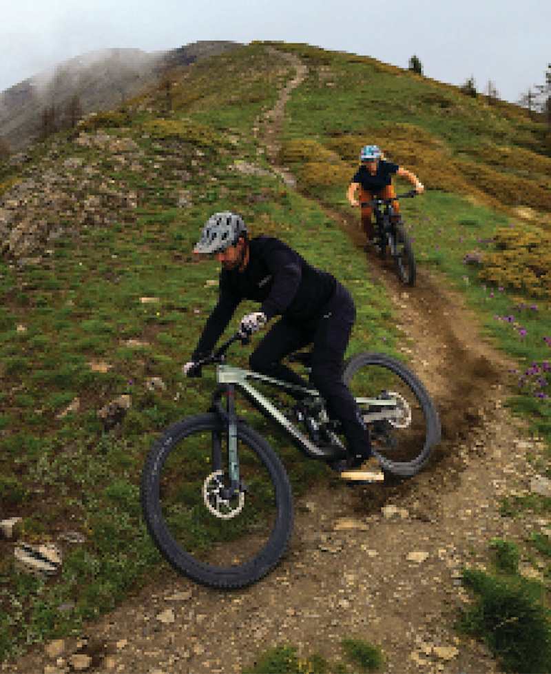 Trek Slash 9.9 X0 AXS T-Type Gen 6 8